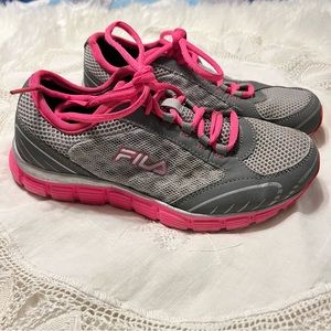 FREE Fila Athletic Sneakers Women’s 7.5 Gray Pink Lace Up Cool Max Memory Foam